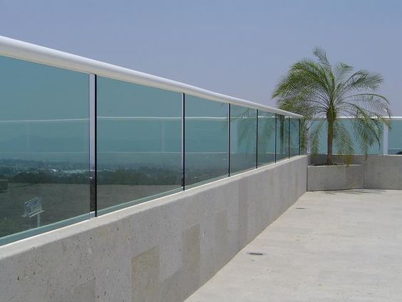 diseños de barandales de vidrio modernos contemporáneos