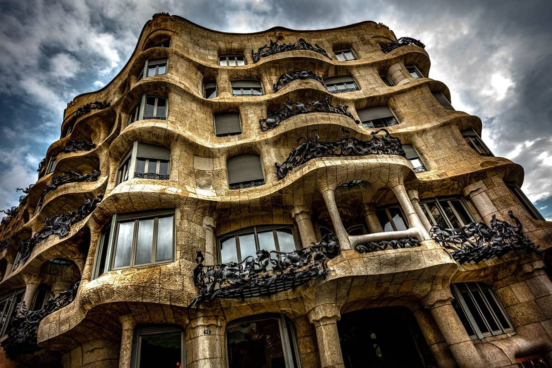 foto Casa Mila La pedrera exterior fachada Gaudí