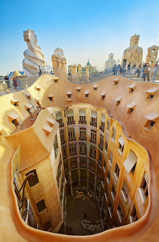 fotos Casa Mila La pedrera atrio Antoni Gaudí